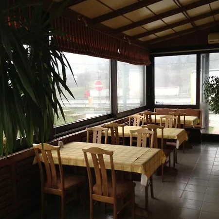 Bed & Breakfast Panorama Panzio 2*